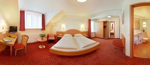 Hotel Kriemhild Am Hirschgarten Munich