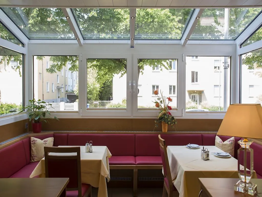 Hotel Kriemhild Am Hirschgarten Munich