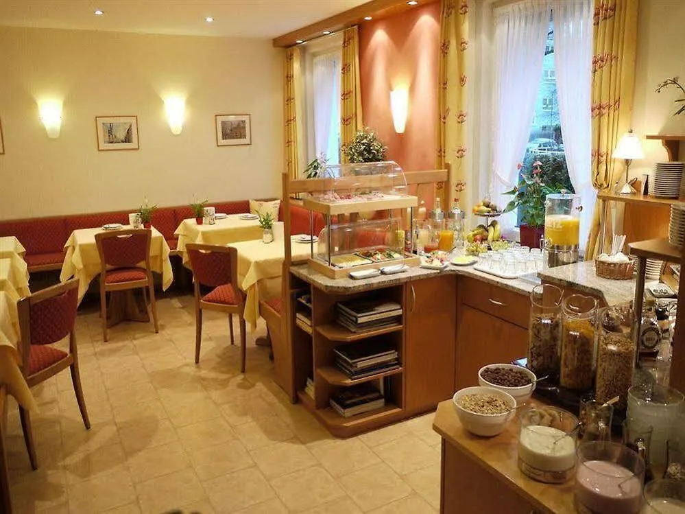 Hotel Kriemhild Am Hirschgarten Munich